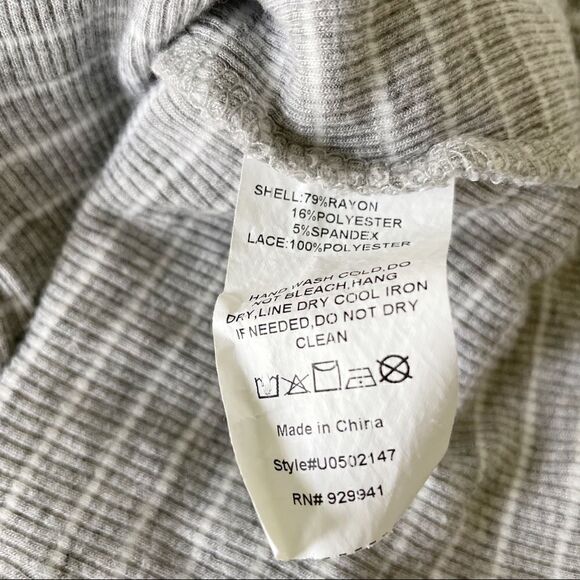 Suzanne Betro Sleeveless Striped Lace Panel Mock Neck Top - Size 2X - Picture 6 of 6